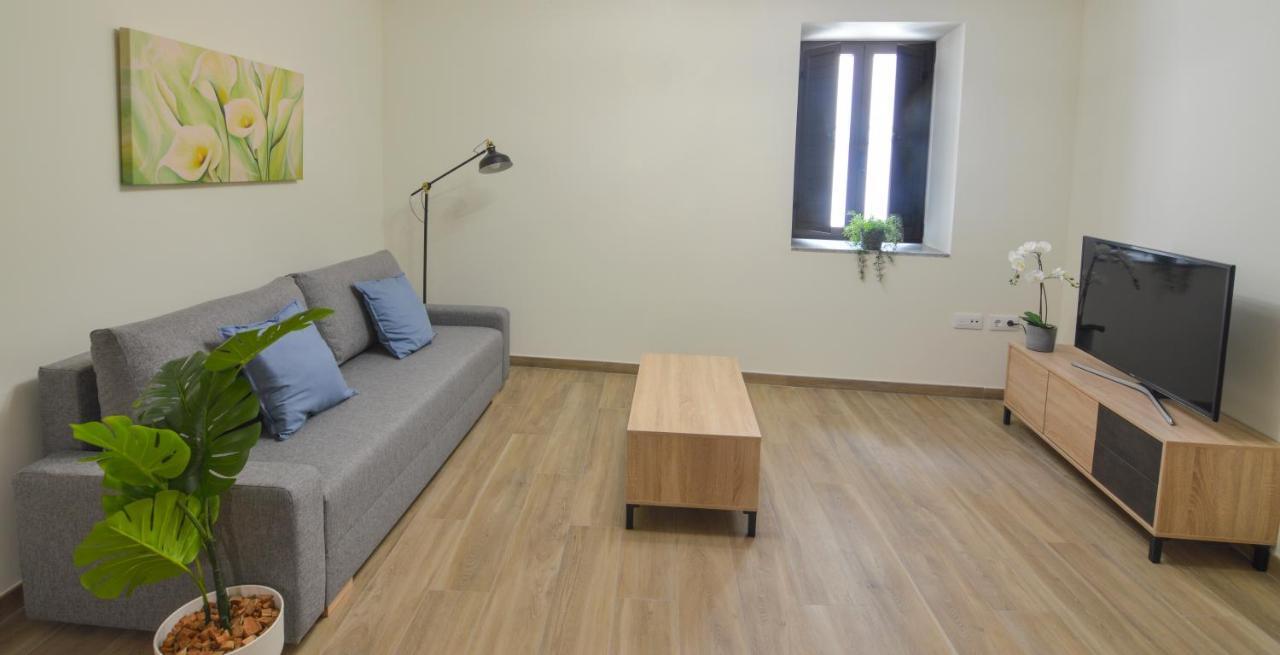 Apartamentos Turísticos Hornillo Caceres Bagian luar foto